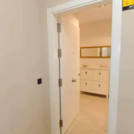 Estupendo Piso Nuevo En Playa Victoria Appartement *